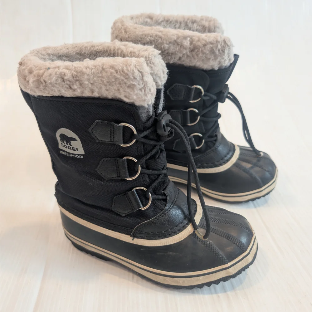 SOREL Kids Yoot Pac Black Lace-up Toggle Winter Boots with Fur Lining Size 2